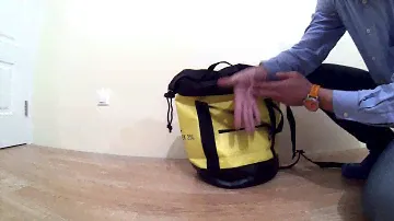 Копия видео "Видеообзор  Petzl Bucket 25"